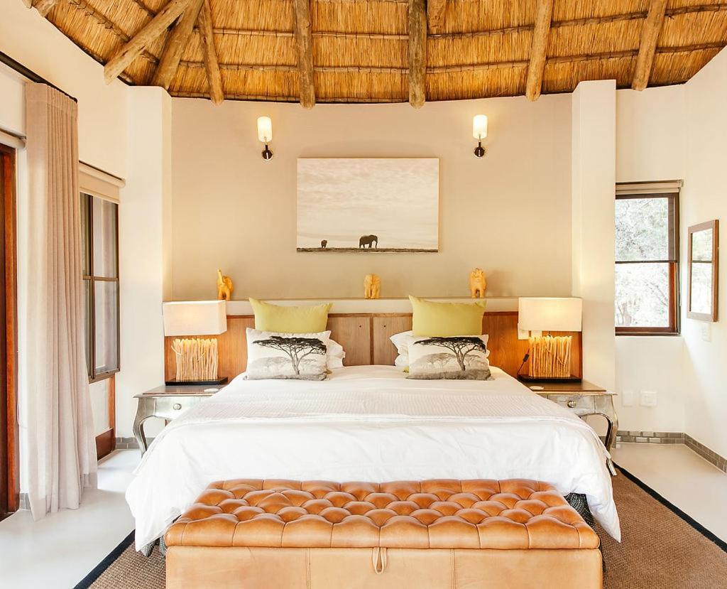 Tambuti Lodge ピラネスバーグ エクステリア 写真