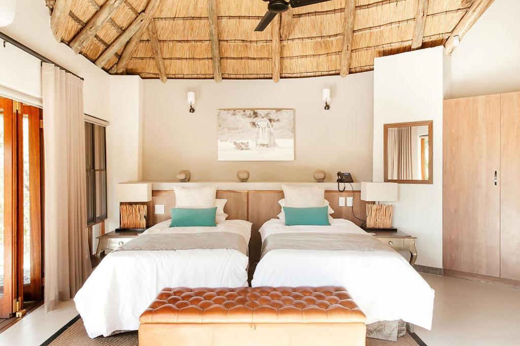 Tambuti Lodge ピラネスバーグ エクステリア 写真
