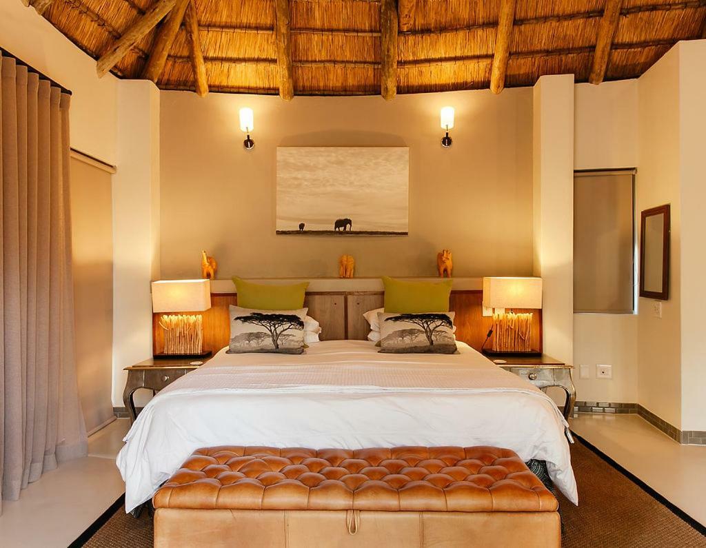 Tambuti Lodge ピラネスバーグ エクステリア 写真